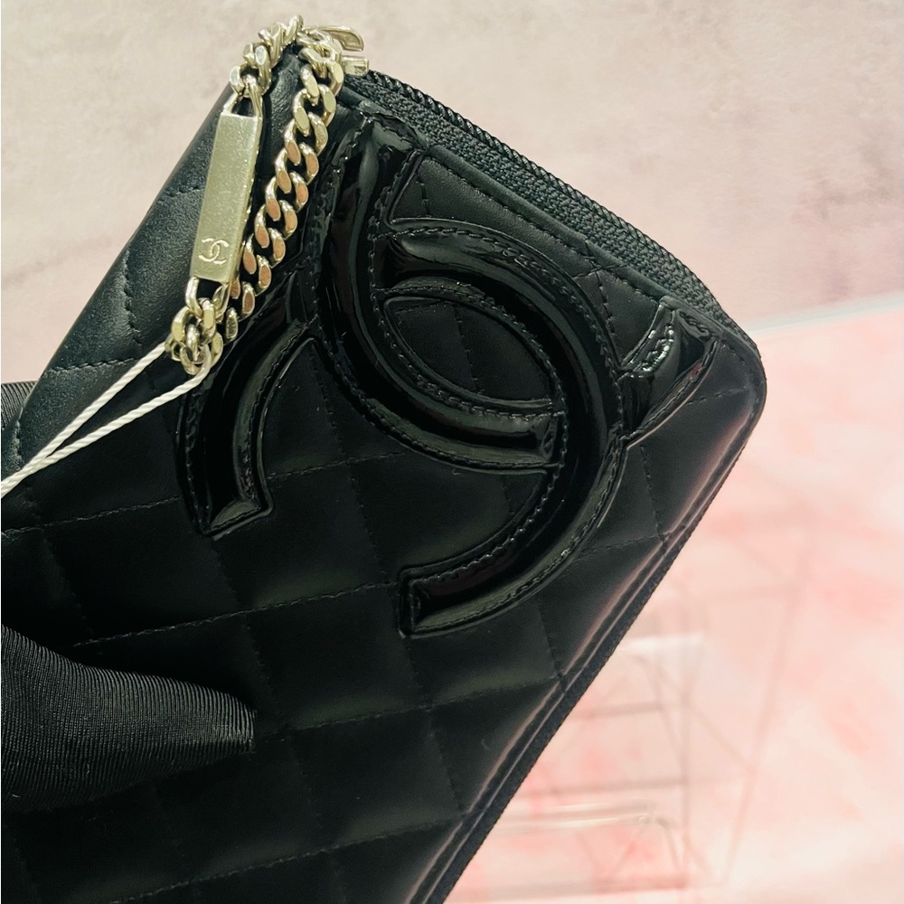 🖤 CHANEL Black Quilted Zip Wallet - Picture 6 of 7